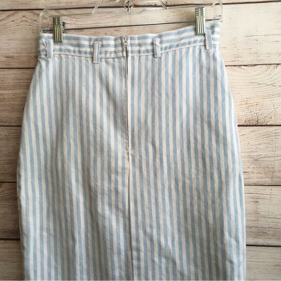 VINTAGE CHEROKEE DENIM SKIRT IN BLUE AND WHITE STRIPES - Picture 5 of 7